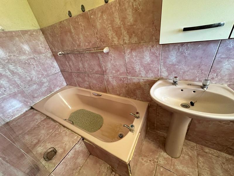 3 Bedroom Property for Sale in Ikwezi Eastern Cape